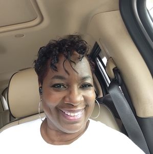 Meet your Posher, Claudia